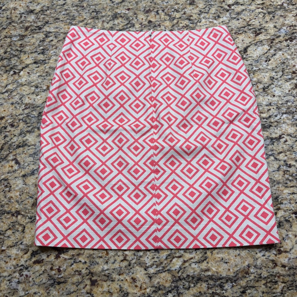 Ann Taylor Petite Red White Geometric Diamond Print Pencil Skirt Size 6P - Picture 3 of 5
